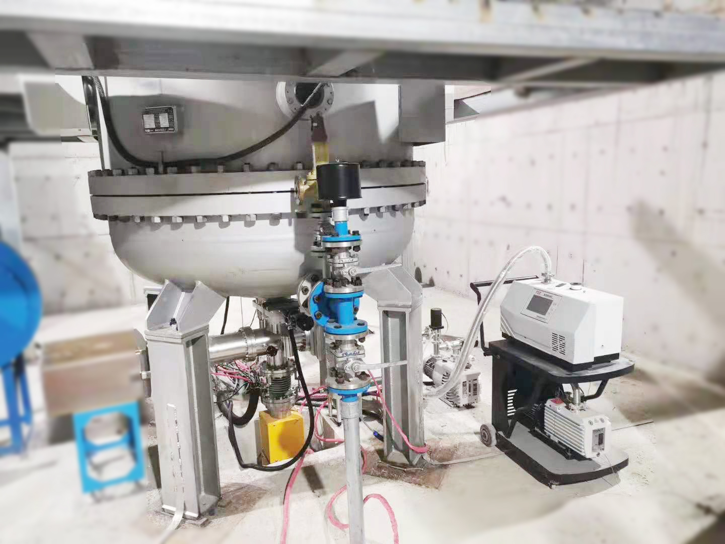 Application of Helium Mass Spectrometer Leak Detector for Accelerator