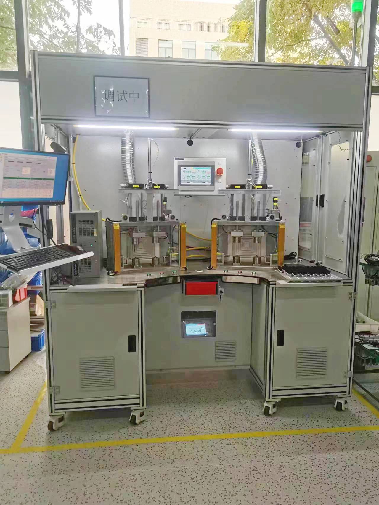 Application of sensor connector helium mass spectrometer leak detector